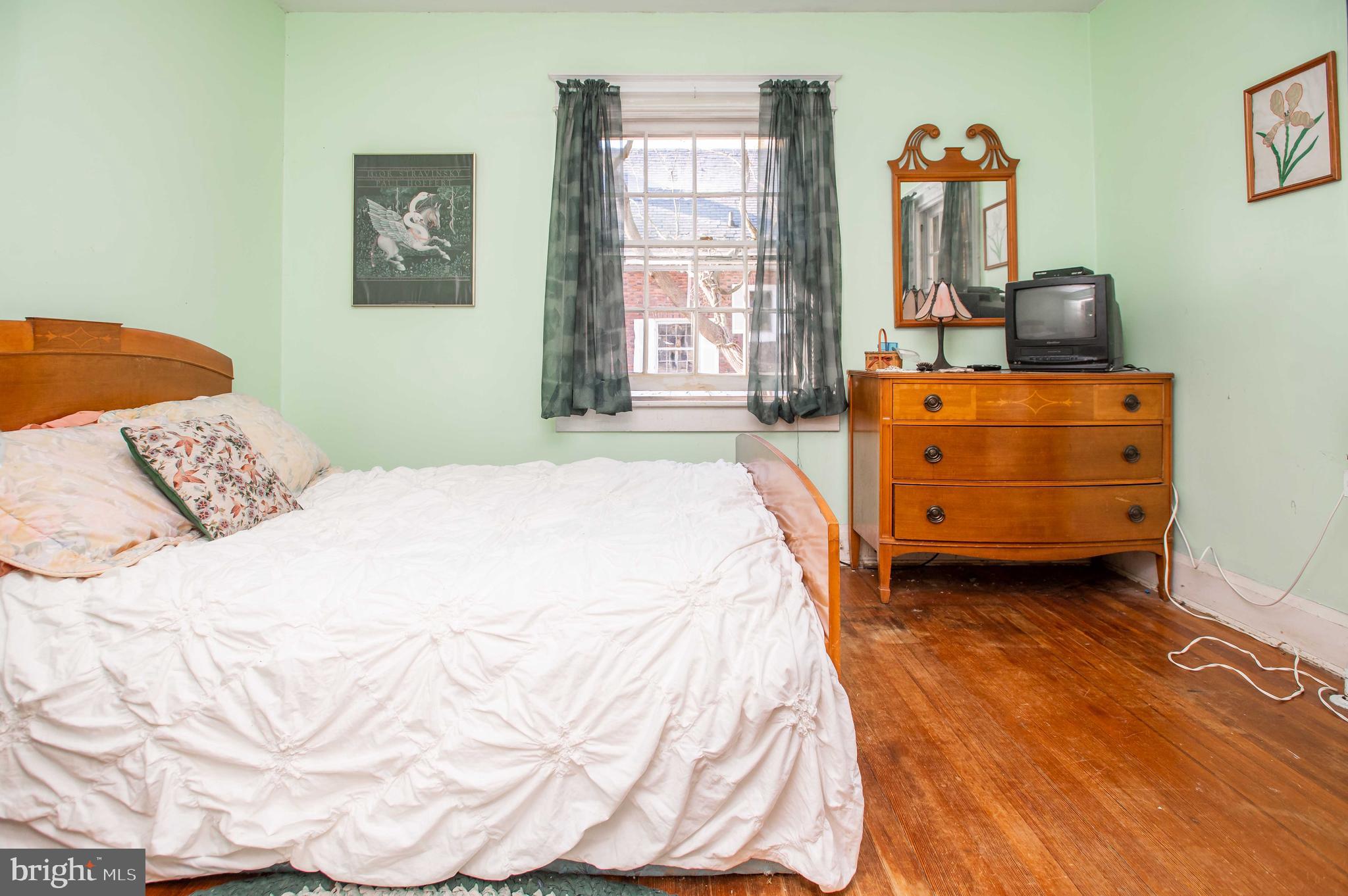 414 Cedarcroft Road Baltimore, MD 21212 - Photo 13 of 22 Master Bedroom