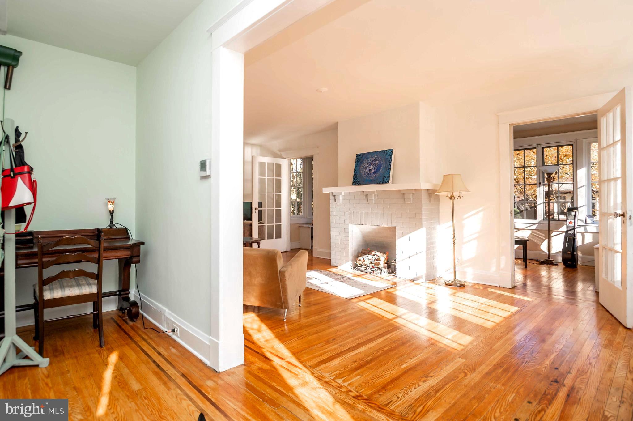 414 Cedarcroft Road Baltimore, MD 21212 - Photo 5 of 22 Another Foyer view