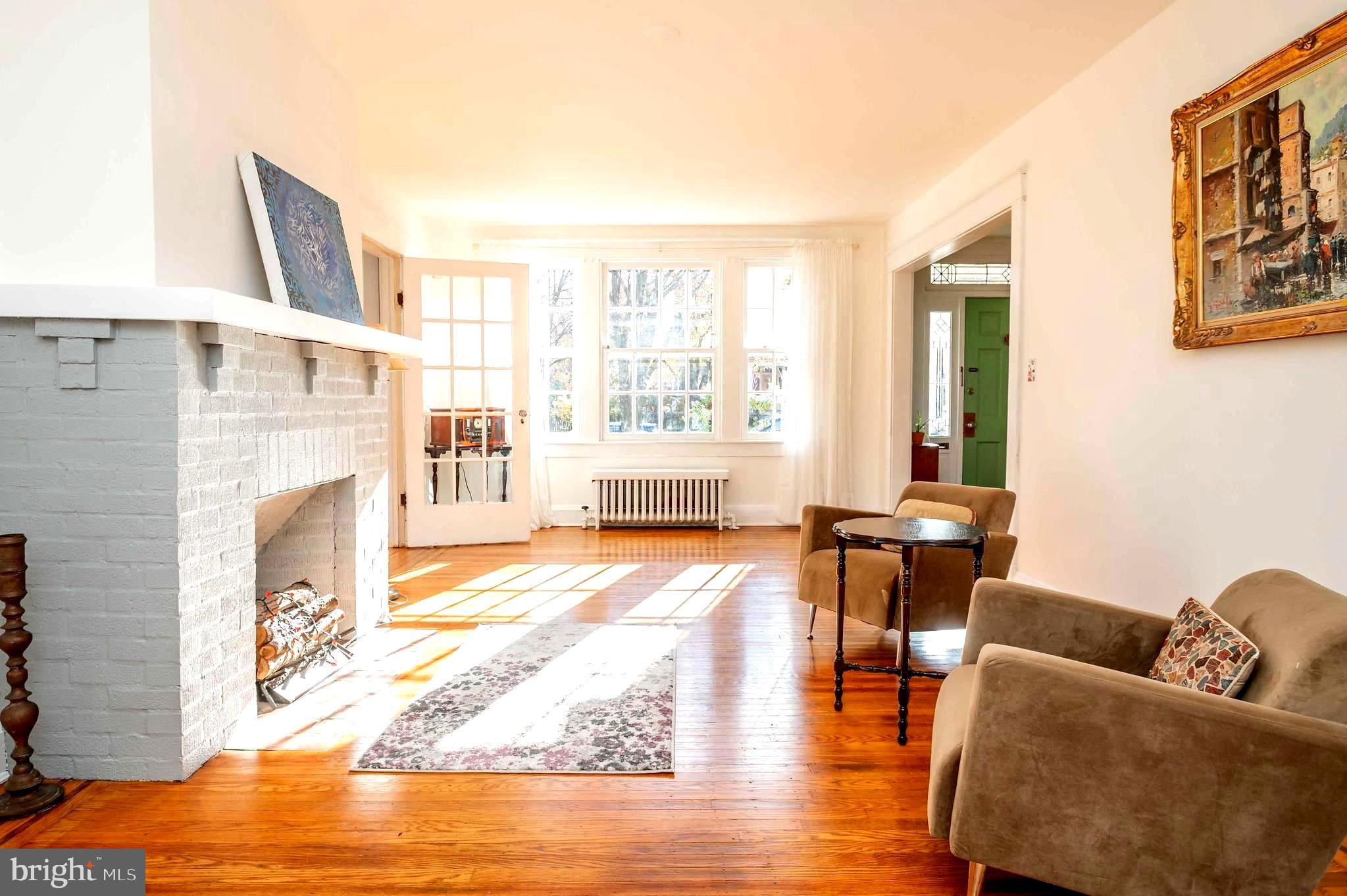414 Cedarcroft Road Baltimore, MD 21212 - Photo 7 of 22 Living Room 2nd view
