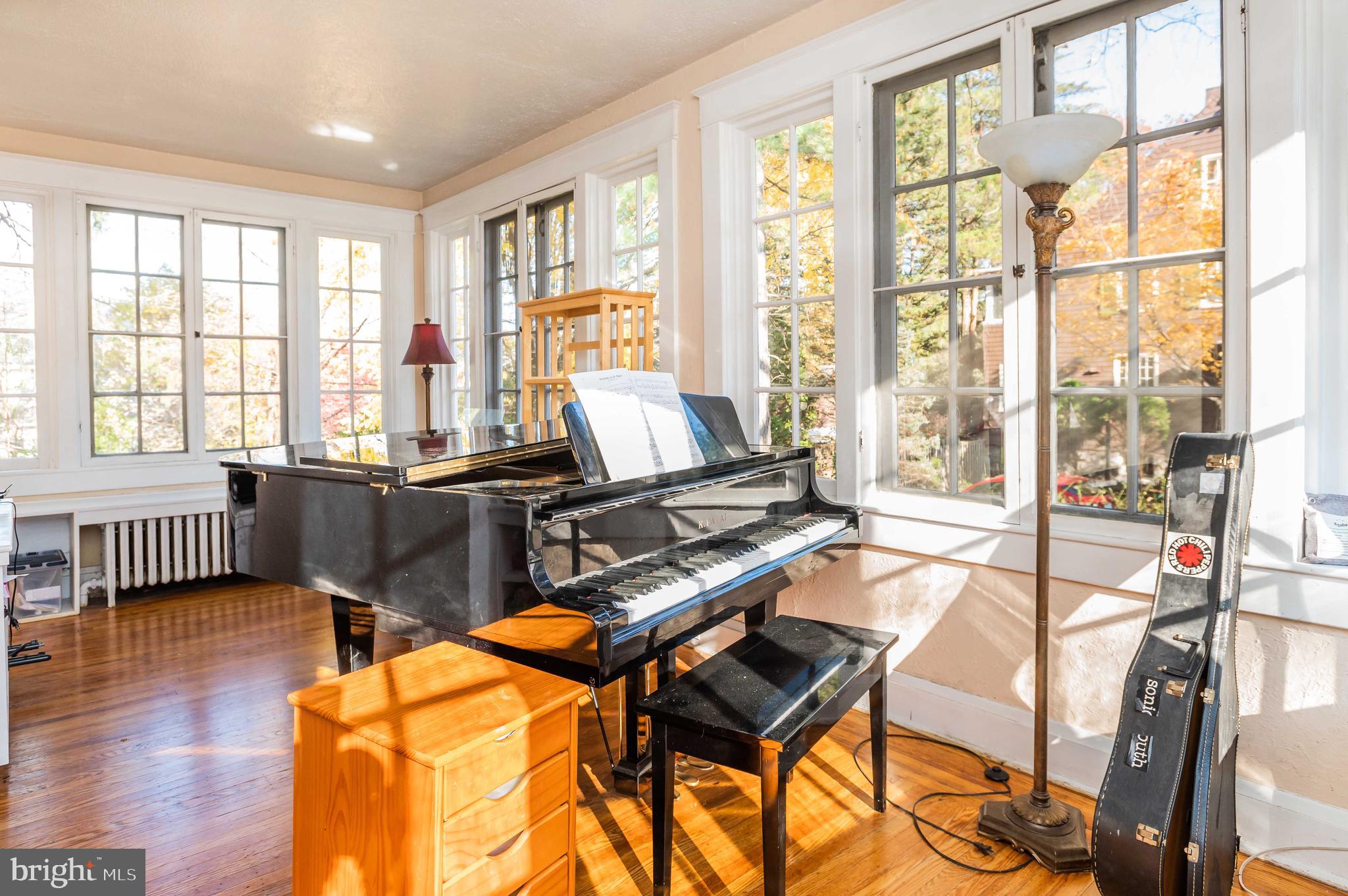 414 Cedarcroft Road Baltimore, MD 21212 - Photo 8 of 22 Sunporch/music room