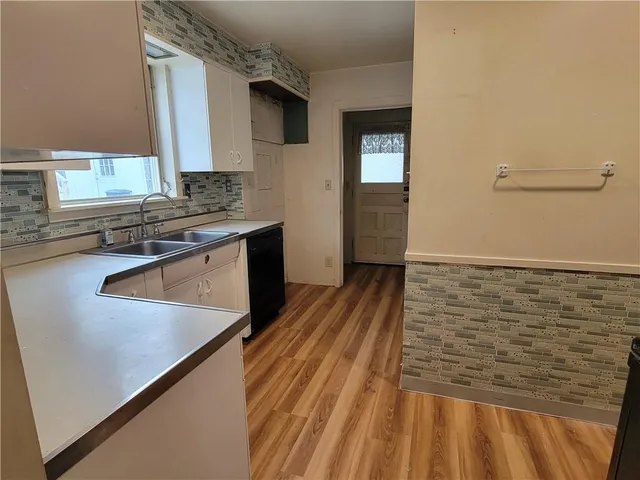 $1,000 | 1318 5th Avenue, Coraopolis, PA 15108