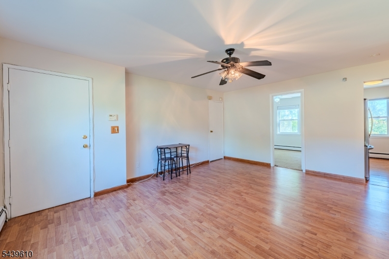 93 Fox Road Edison, NJ 08817 - Photo 6 of 27