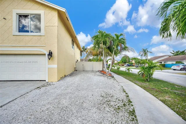 $749,000 | Lauderhill, Lauderhill, FL 33351