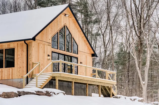 $869,000 | 283 Humphrey Road, Narrowsburg, NY 12764