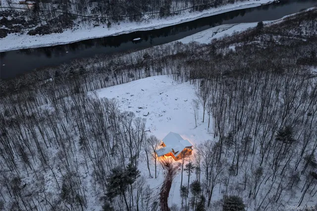 $869,000 | 283 Humphrey Road, Narrowsburg, NY 12764