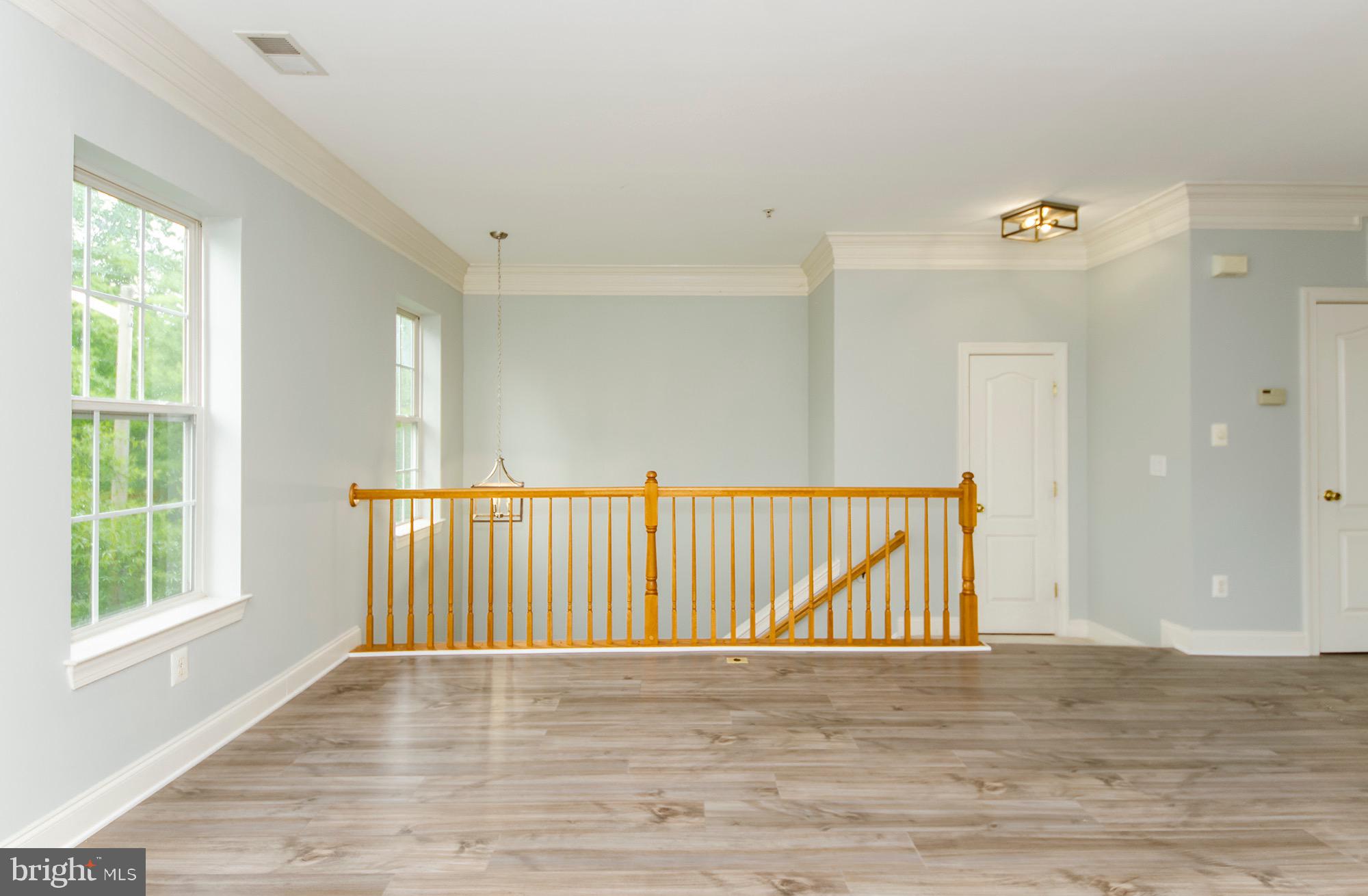 8069 Gatehouse Road, Unit 23 Falls Church, VA 22042 - Photo 12 of 45 Living room