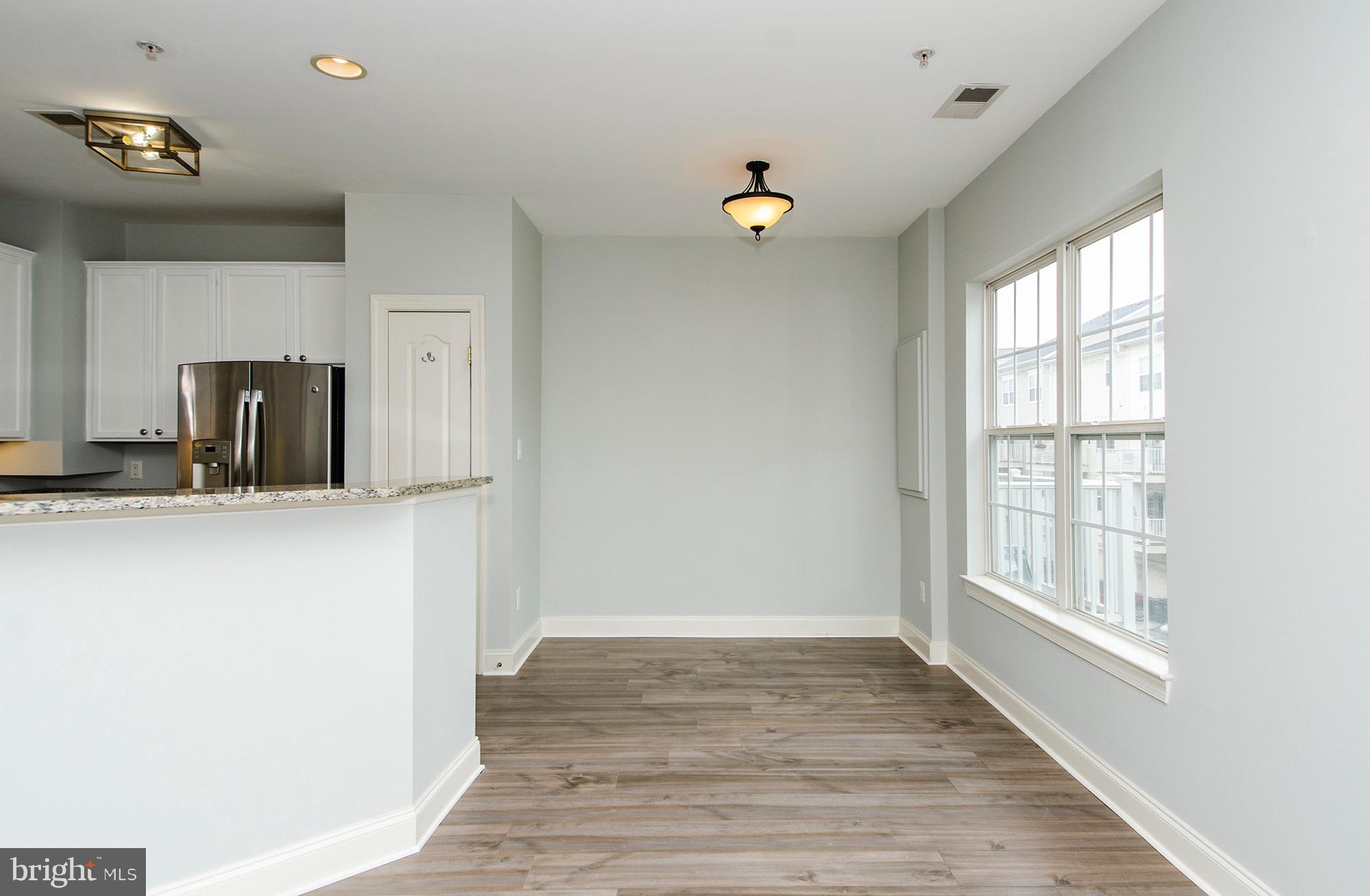 8069 Gatehouse Road, Unit 23 Falls Church, VA 22042 - Photo 20 of 45 Eat in table space in kitchen