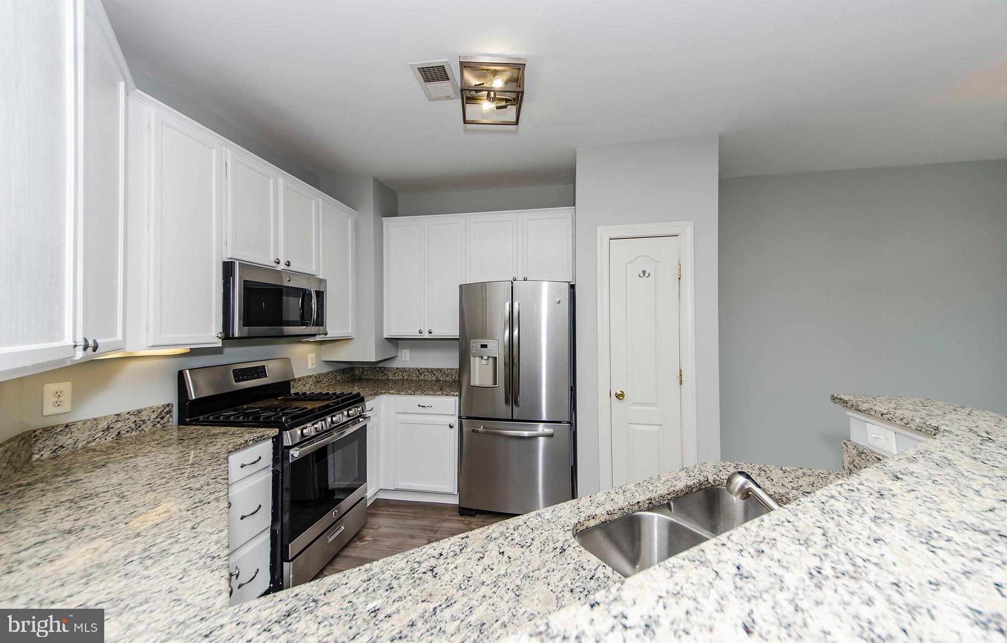 8069 Gatehouse Road, Unit 23 Falls Church, VA 22042 - Photo 25 of 45 Granite countertops