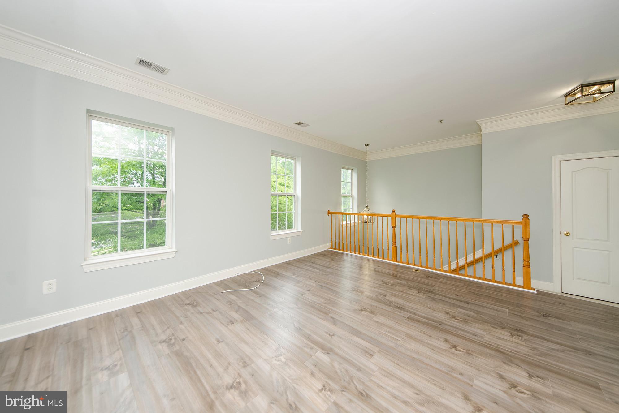 8069 Gatehouse Road, Unit 23 Falls Church, VA 22042 - Photo 10 of 45 Living room