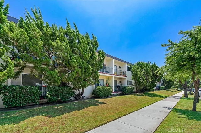 $14,500,000 | 820 North Raymond Avenue, Pasadena, CA 91103