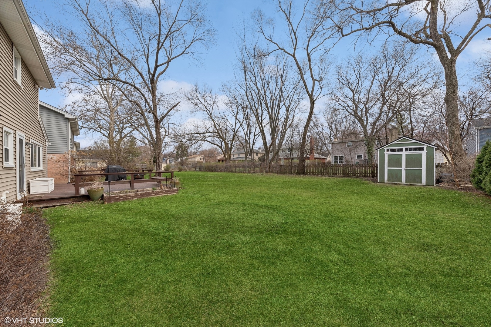811 East Talbot Street Arlington Heights, IL 60004 - Photo 27 of 27 a view of a yard with a house in the background