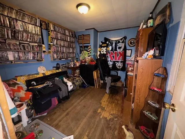 a very nice looking room with many windows