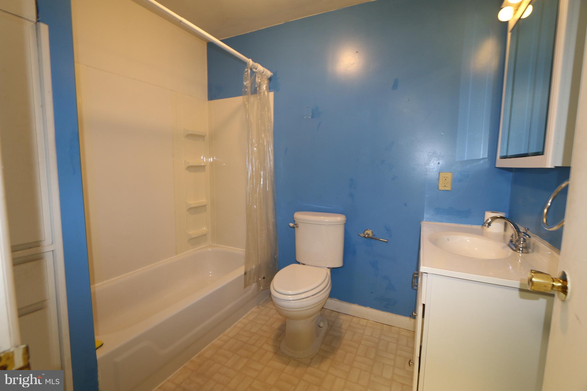 13703 Rockdale Road Clear Spring, MD 21722 - Photo 21 of 30 Bathroom