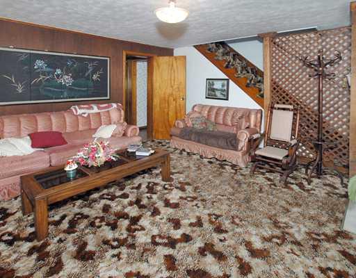341 Carnegie Road West Newton, PA 15089 - Photo 10 of 18 Living Room.
