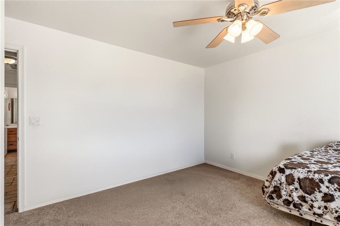2205 East Cactus Wren Road Kingman, AZ 86409 - Photo 33 of 68 Bedroom