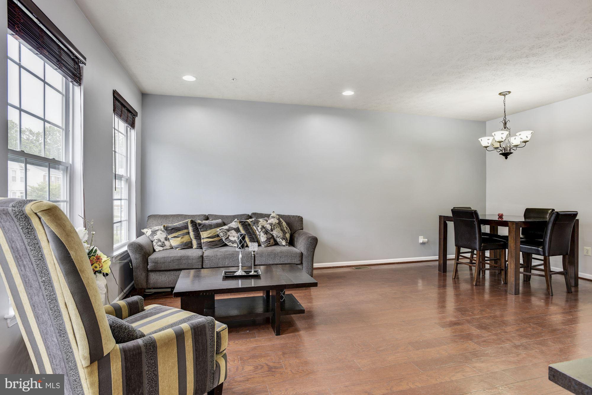9812 Davison Road Baltimore, MD 21220 - Photo 2 of 28 Living Room