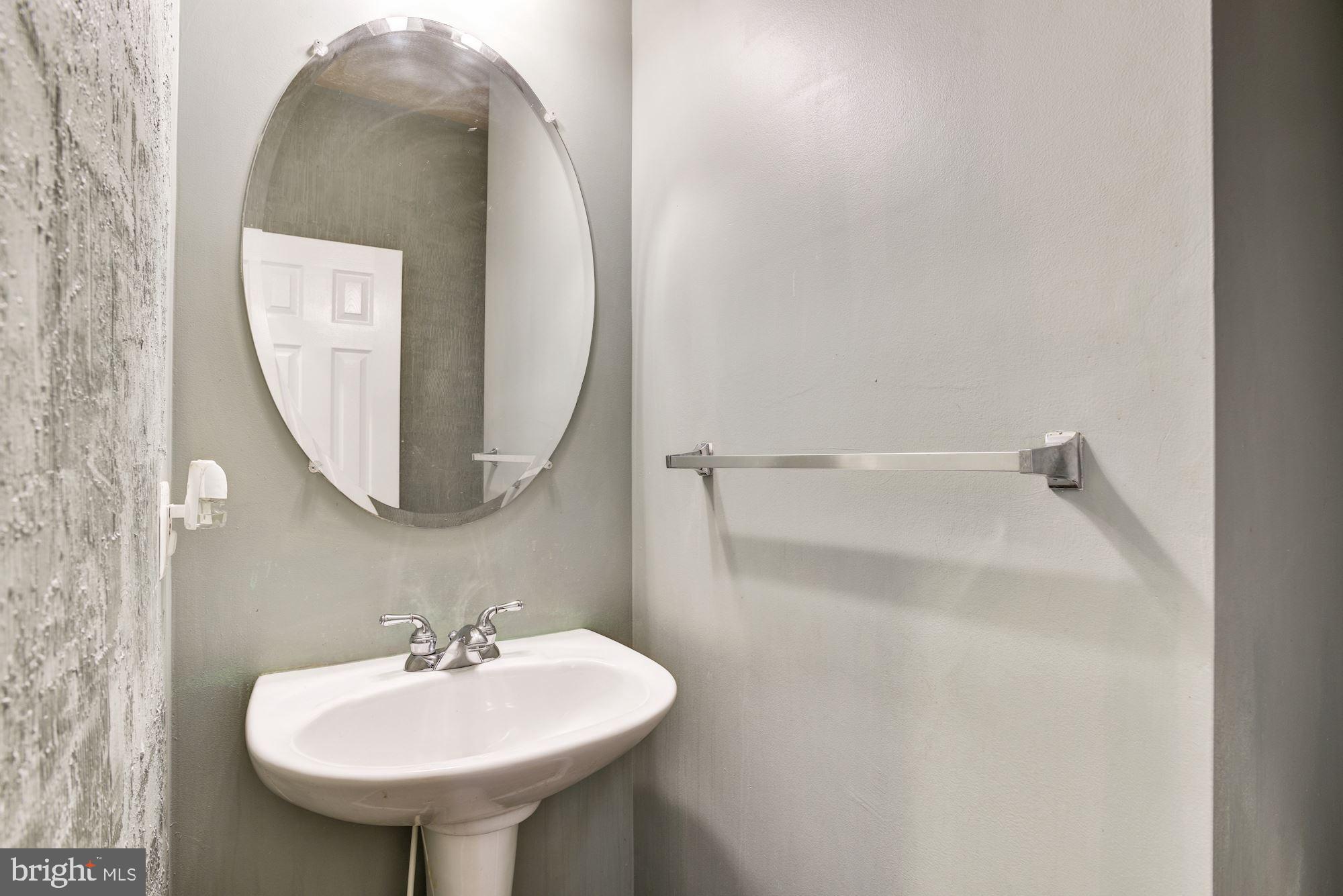 9812 Davison Road Baltimore, MD 21220 - Photo 14 of 28 Powder Room