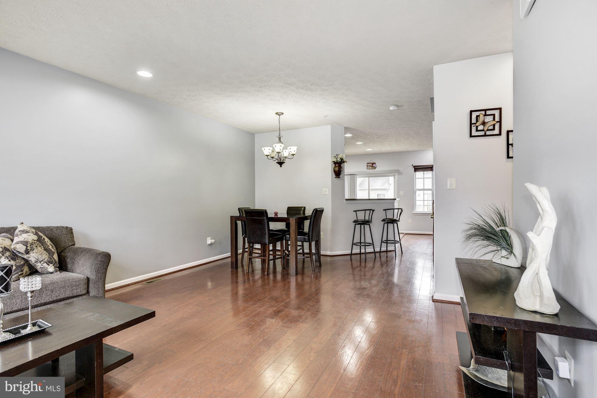 9812 Davison Road Baltimore, MD 21220 - Photo 5 of 28 Living Room