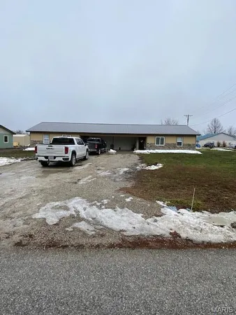$260,000 | 810 East Cleveland Street, Unit A/B, Monroe City, MO 63456