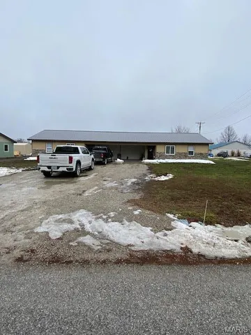 $260,000 | 810 East Cleveland Street, Unit A/B, Monroe City, MO 63456