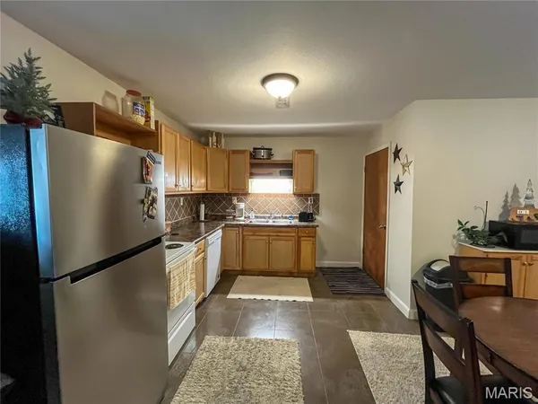 $260,000 | 810 East Cleveland Street, Unit A/B, Monroe City, MO 63456