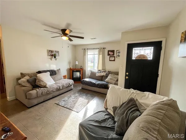 $260,000 | 810 East Cleveland Street, Unit A/B, Monroe City, MO 63456