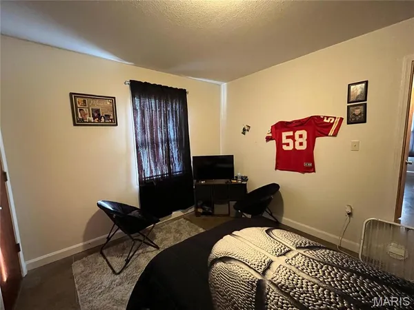 $260,000 | 810 East Cleveland Street, Unit A/B, Monroe City, MO 63456