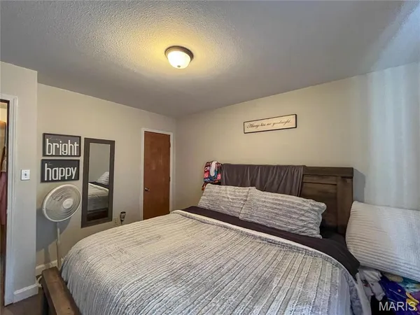 $260,000 | 810 East Cleveland Street, Unit A/B, Monroe City, MO 63456
