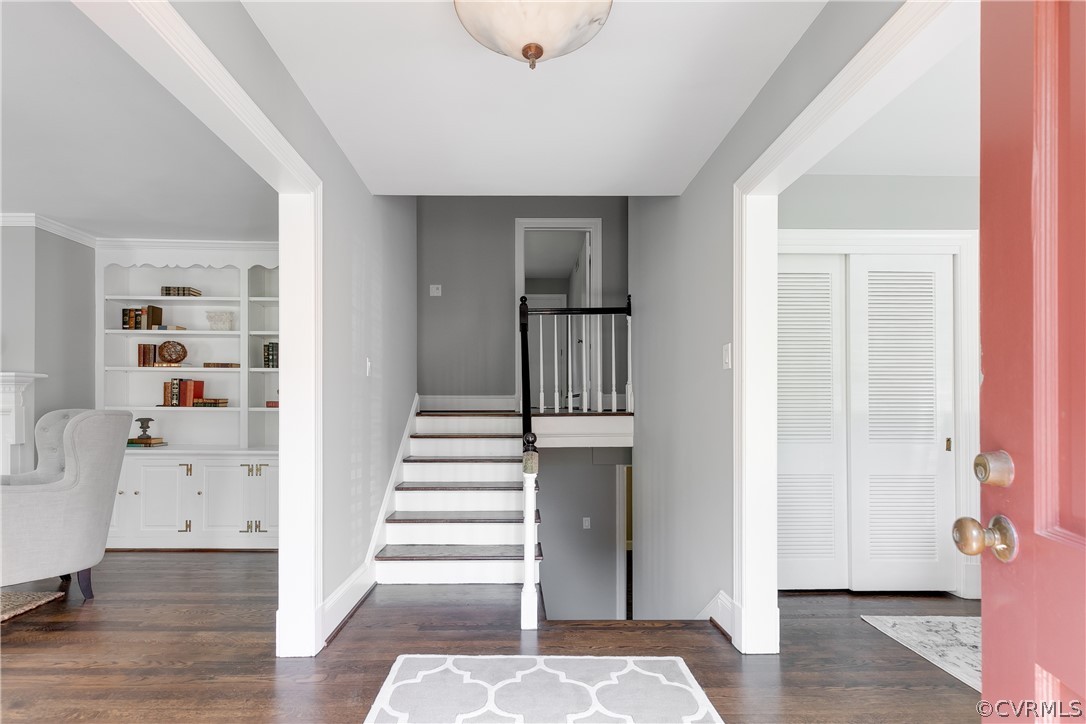518 Ridge Top Road Henrico, VA 23229 - Photo 5 of 43 Entrance Hall