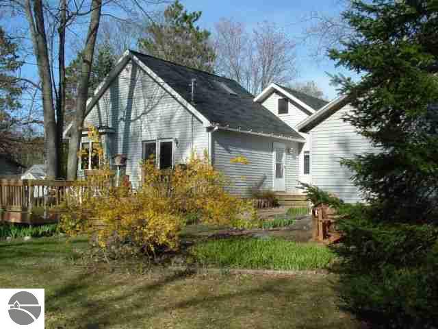 4049 Five Mile Road Traverse City, MI 49686 - Photo 3 of 17 1748846-2.JPG