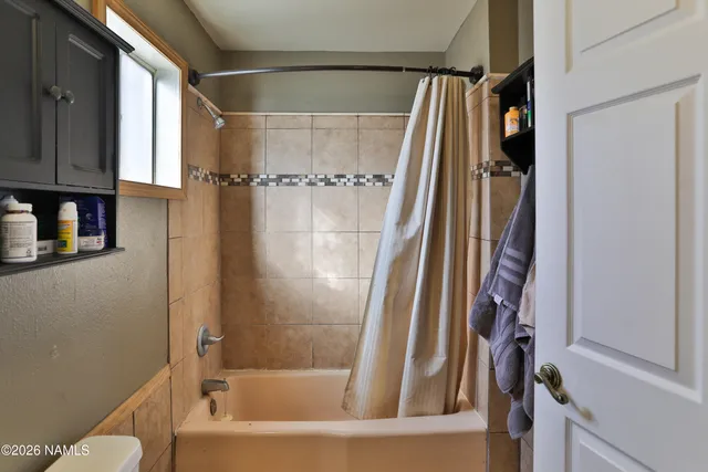 $288,000 | 909 North Park Drive, Winslow, AZ 86047