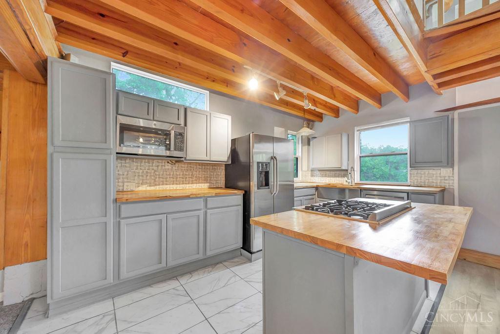 6851 Taylor Road Cincinnati, OH 45248 - Photo 10 of 50