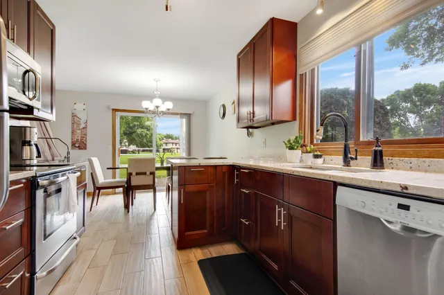 $249,900 | 8775 Maplebrook Parkway North, Brooklyn Park, MN 55445