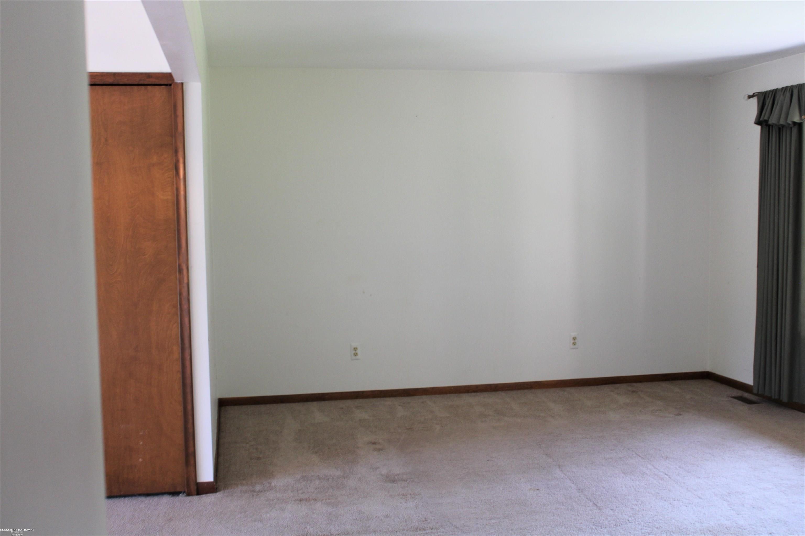 18195 Gilmore Road Armada, MI 48005 - Photo 8 of 34