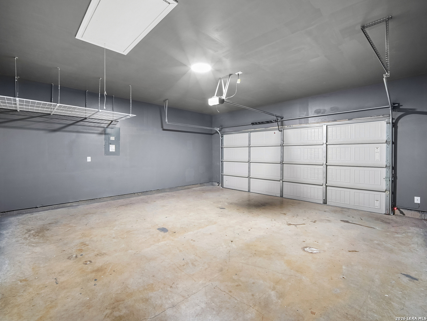 3019 Pacific Coast Converse, TX 78109 - Photo 22 of 31 a view of a garage