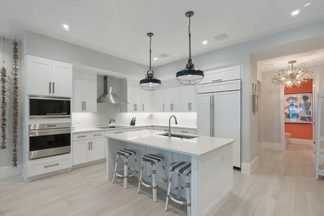 a view of a yard in front of the house