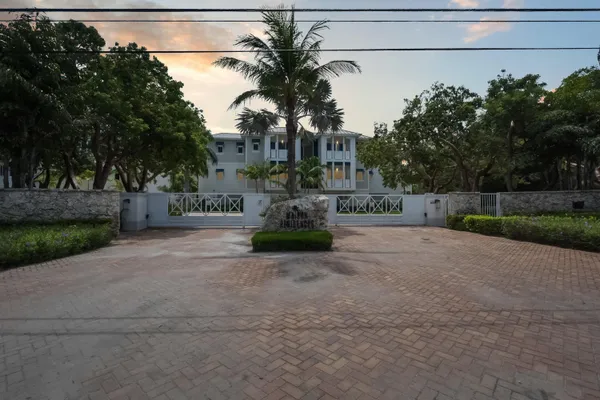 $3,495,000 | 80639 Old Highway, Unit 201, Islamorada, FL 33036