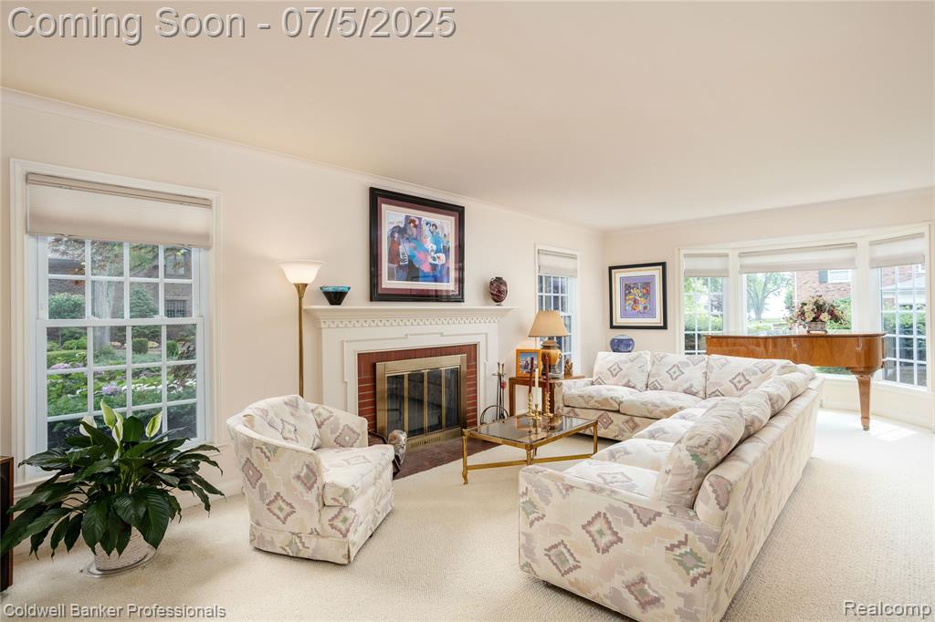 17 Colonial Road Grosse Pointe Shores, MI 48236 - Photo 8 of 50 Gallery Image 8