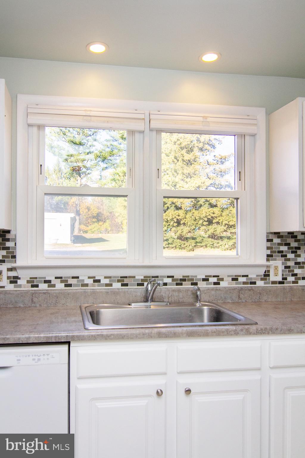 1023 Washington Road Westminster, MD 21157 - Photo 8 of 32 Gallery Image 8