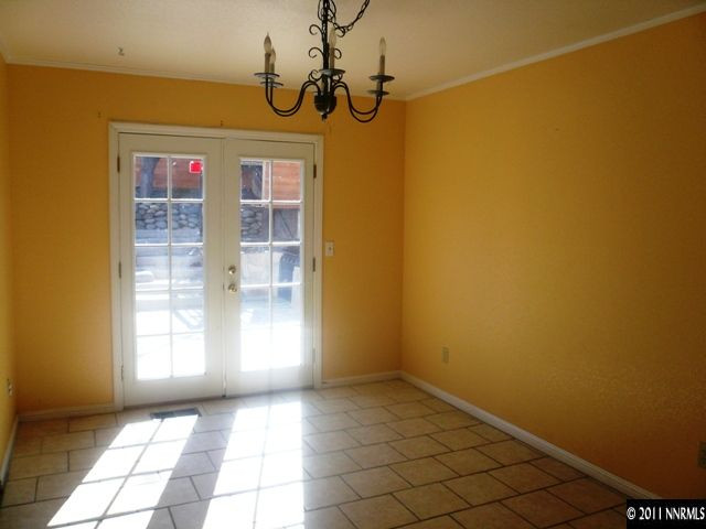 6910 Forsythia Way Reno, NV 89506 - Photo 4 of 9 Photo 4