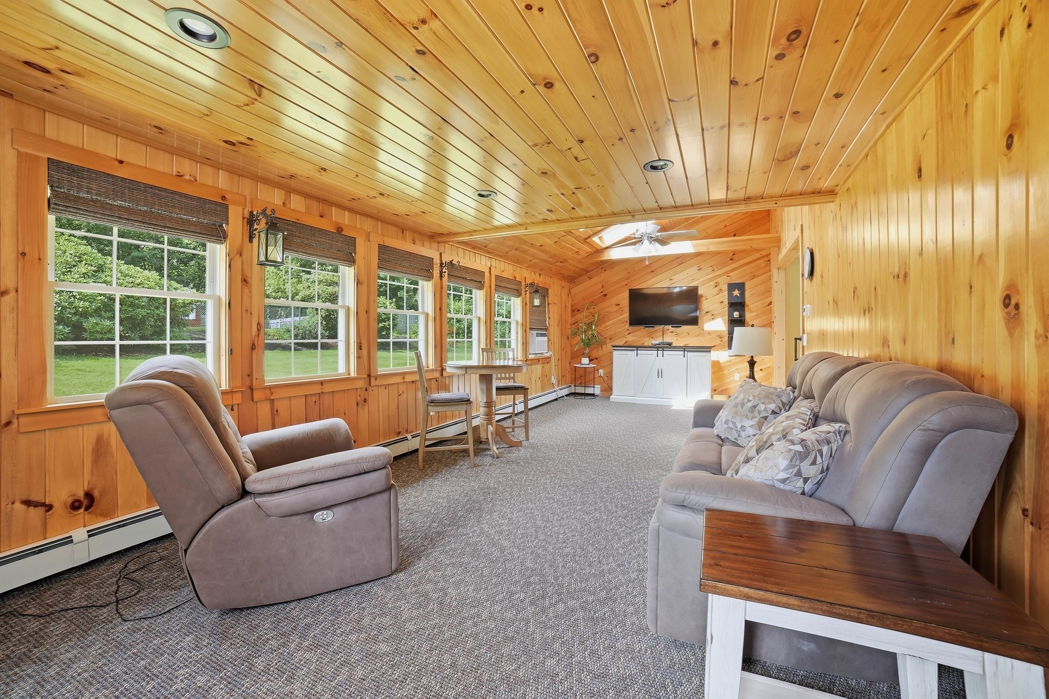 425 River Road Uxbridge, MA 01569 - Photo 17 of 30 Gallery Image 17