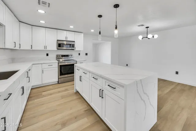 $429,900 | 1831 North 74th Lane, Phoenix, AZ 85035