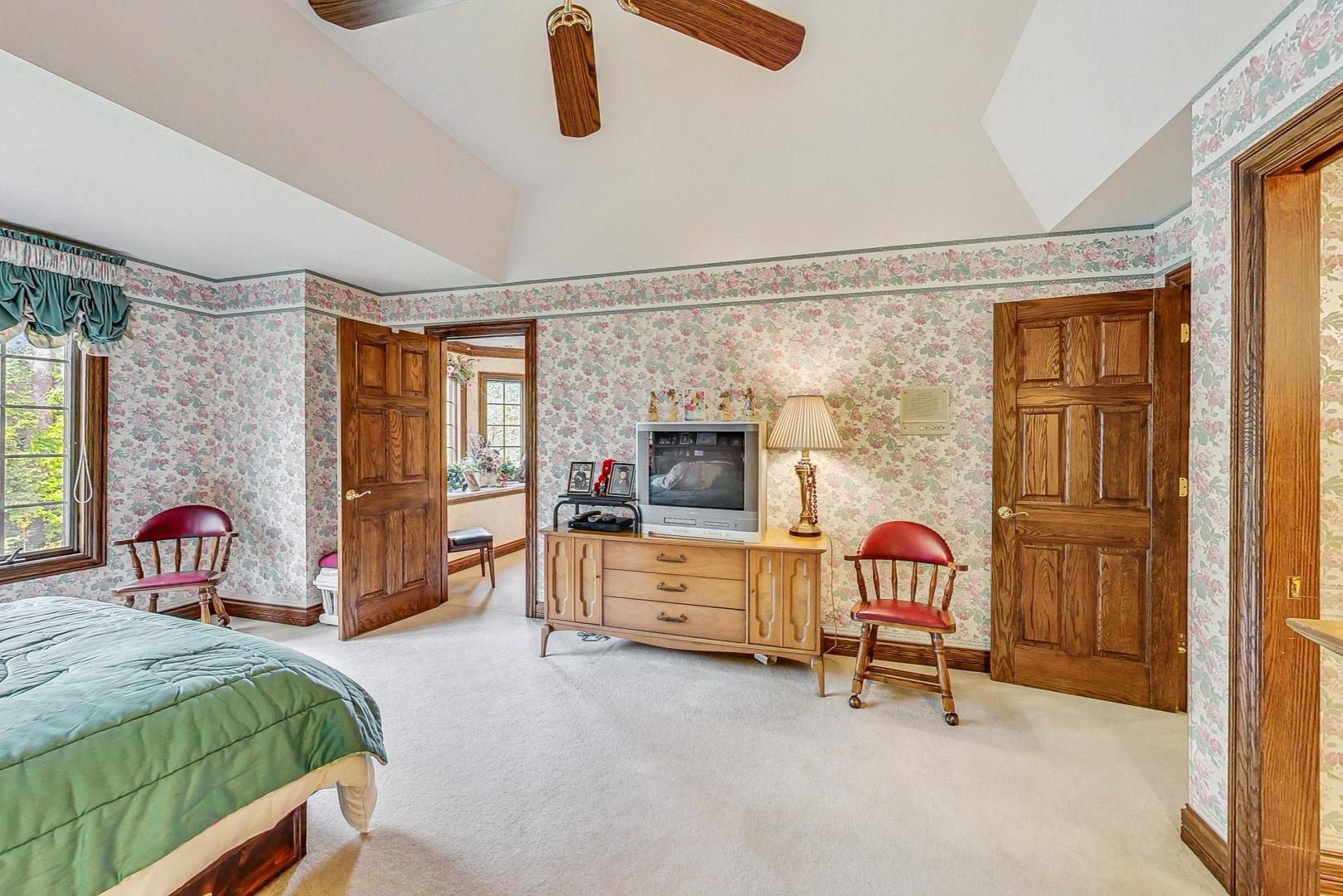 3S201 South Raddant Road Batavia, IL 60510 - Photo 38 of 58