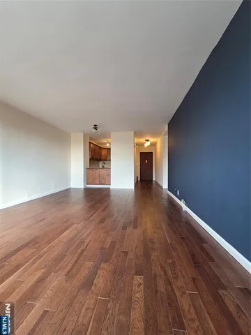 $2,900 | 770 Anderson Avenue, Unit 11C, Cliffside Park, NJ 07010