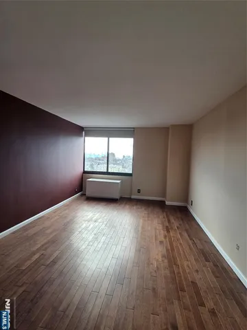 $2,900 | 770 Anderson Avenue, Unit 11C, Cliffside Park, NJ 07010