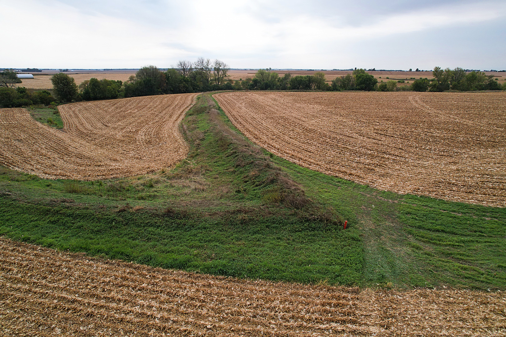 799 1500th Road Henry, IL 61537 - Photo 3 of 11 a view of a lake from a yard