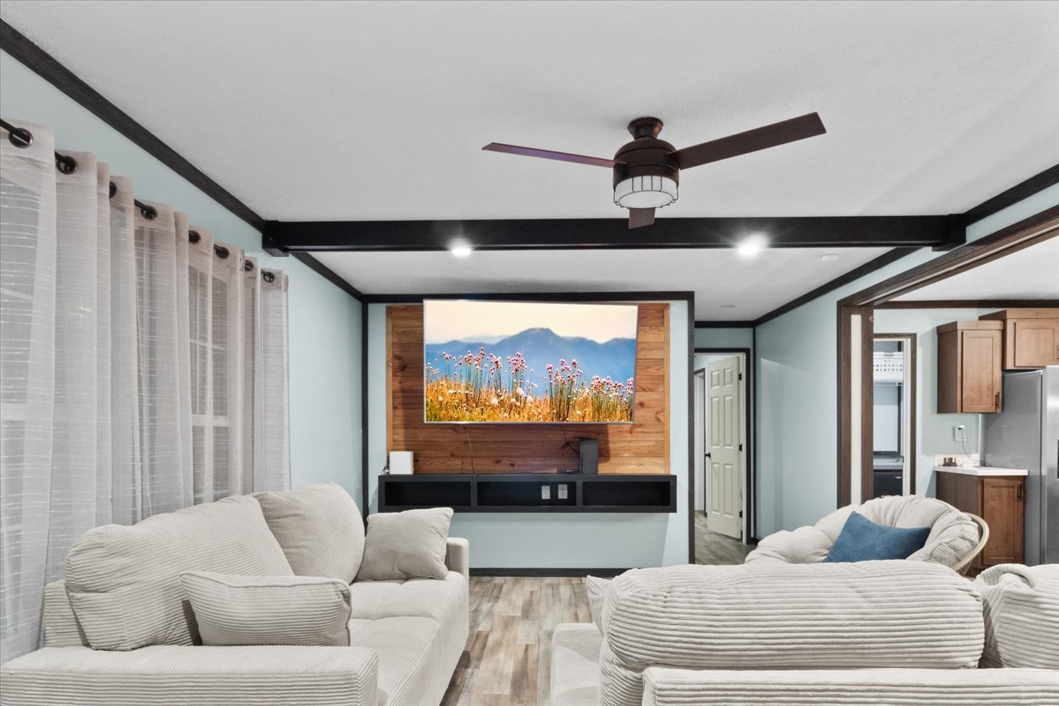 1416 South High Street Columbia, TN 38401 - Photo 3 of 24 a living room with furniture and a flat screen tv