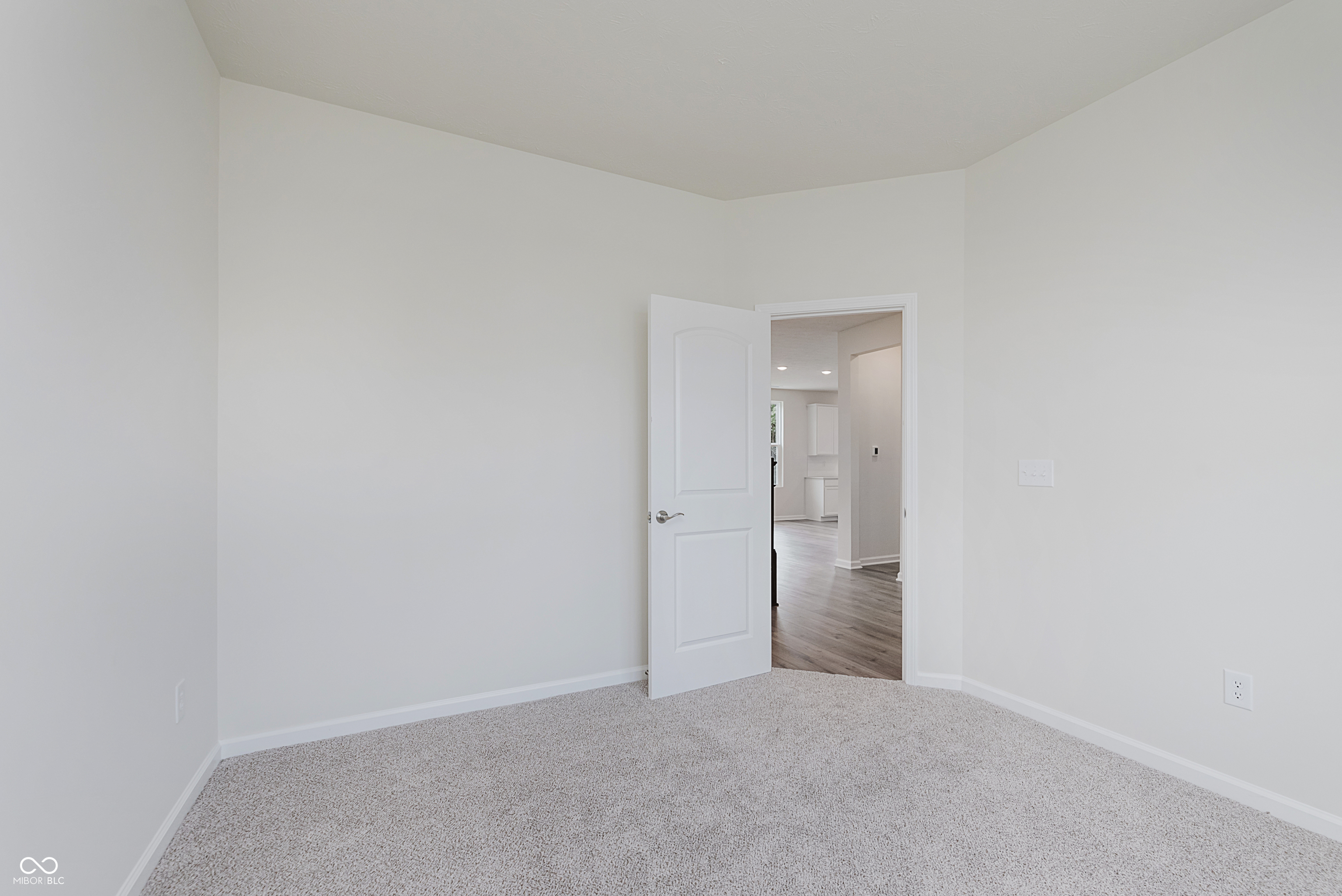 6784 Seabiscuit Road Whitestown, IN 46075 - Photo 13 of 26