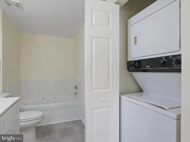 $409,999 | 2711 Bellforest Court, Unit 201, Vienna, VA 22180