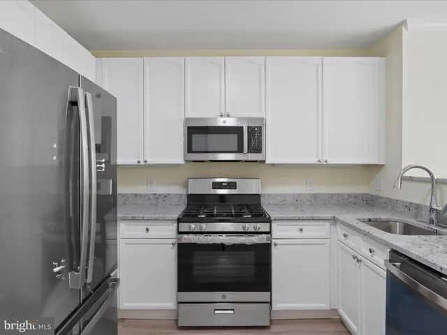 $409,999 | 2711 Bellforest Court, Unit 201, Vienna, VA 22180